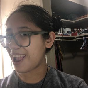 Meet your Posher, Yoselin